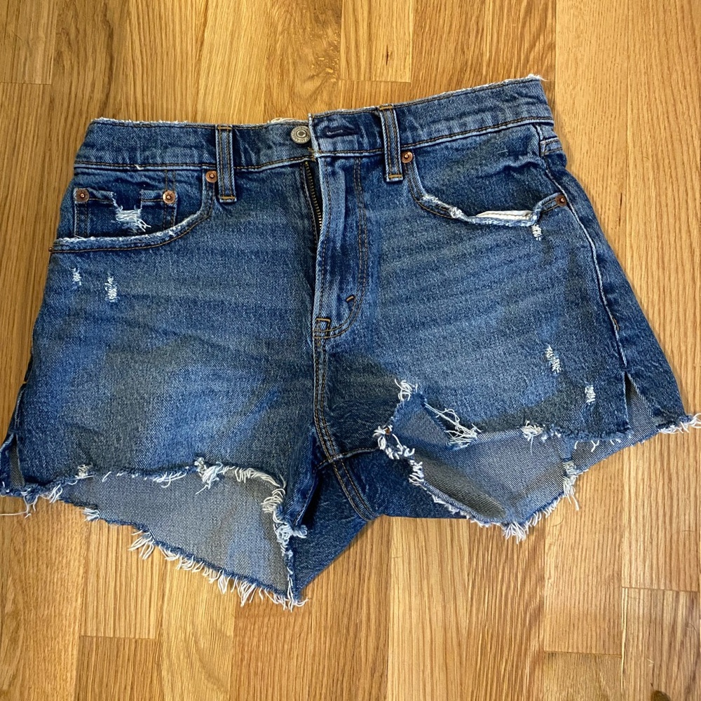 Abercrombie Mid Rise Curve Love Mom Short